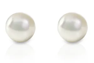 Chic Pearl Studs