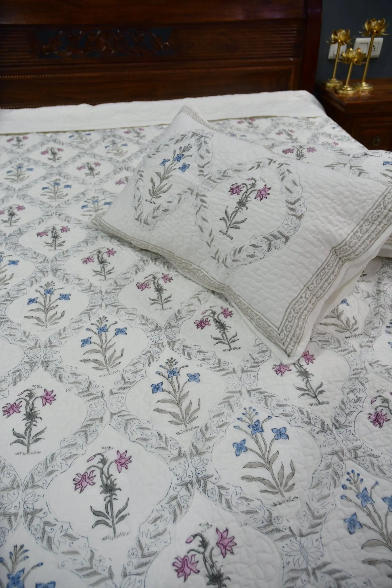 Classic Mughal Jaal Bedcover