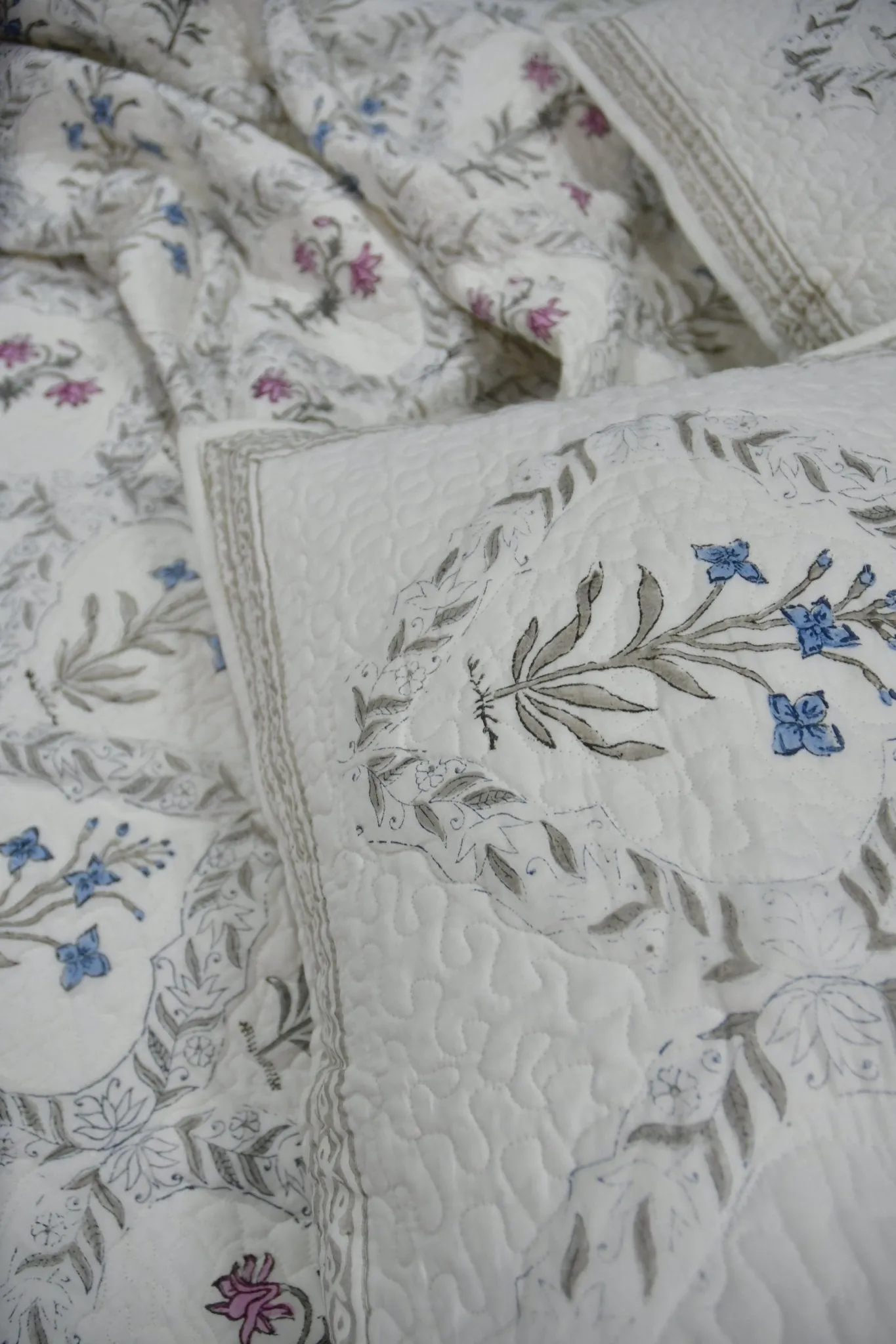 Classic Mughal Jaal Bedcover