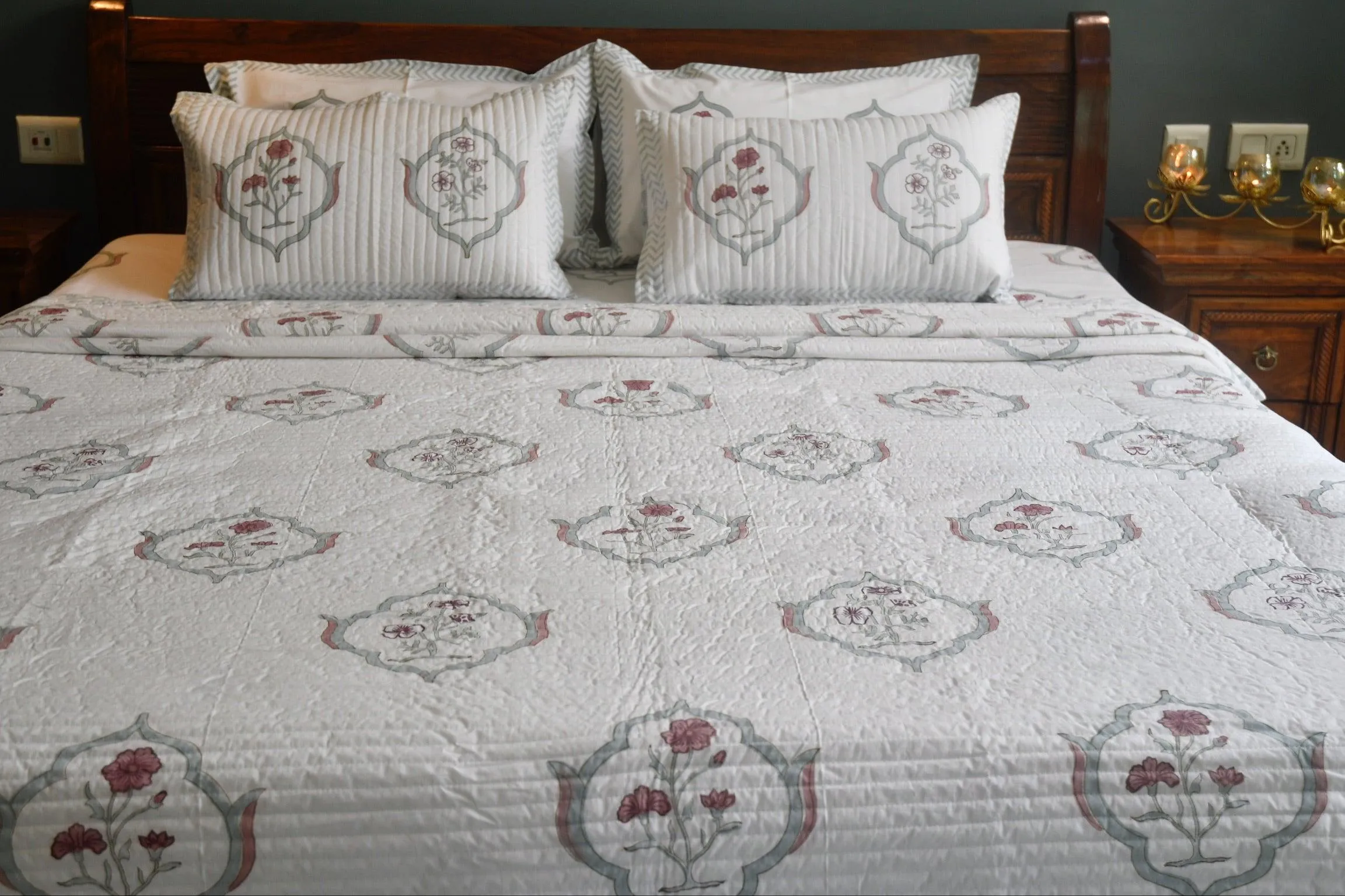 Moroccan Dreams: Cozy Quilted Bedcover, Hand Block Print