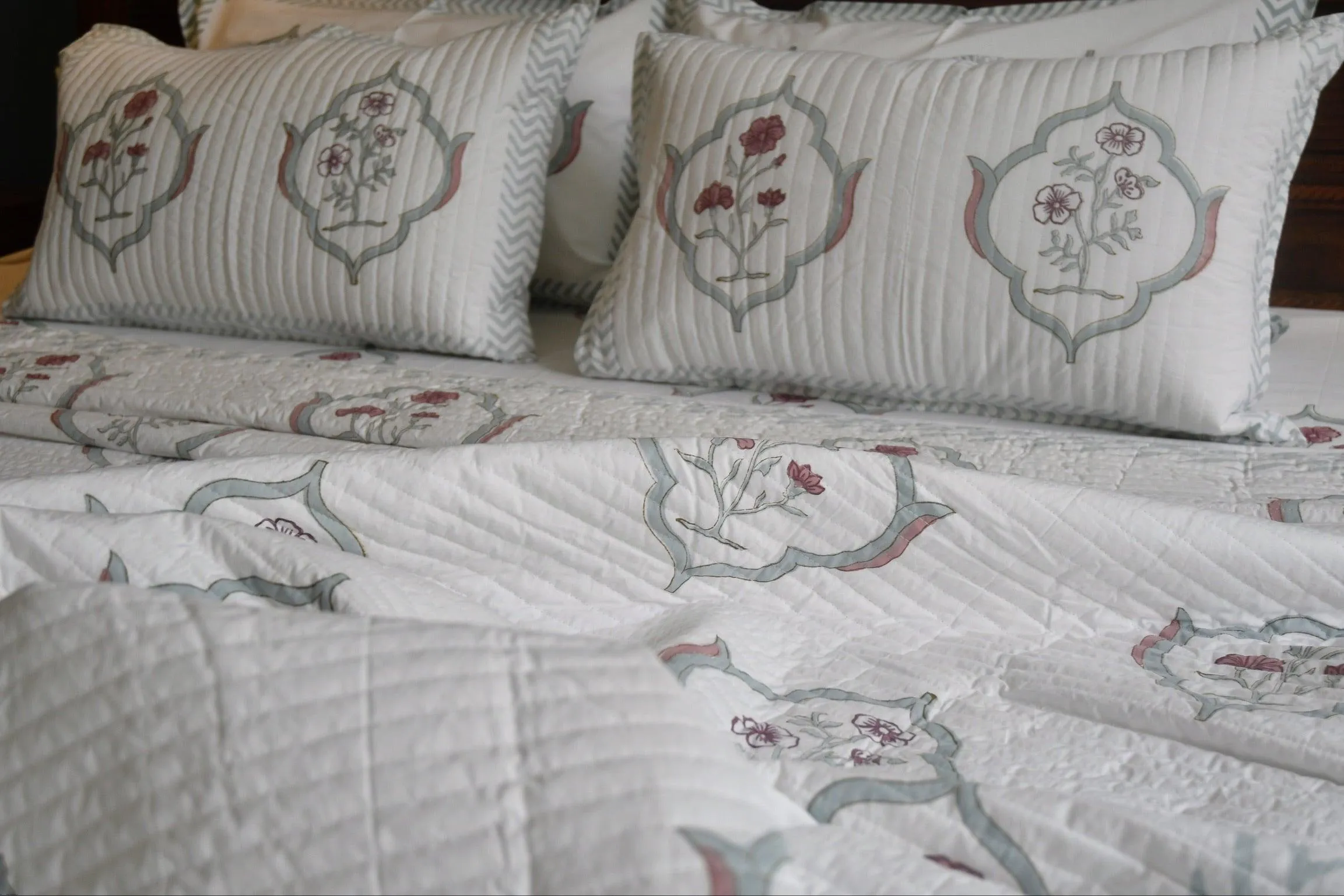 Moroccan Dreams: Cozy Quilted Bedcover, Hand Block Print