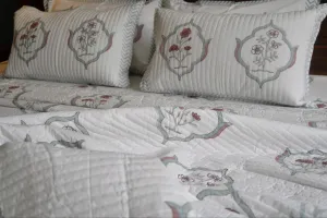 Moroccan Dreams: Cozy Quilted Bedcover, Hand Block Print