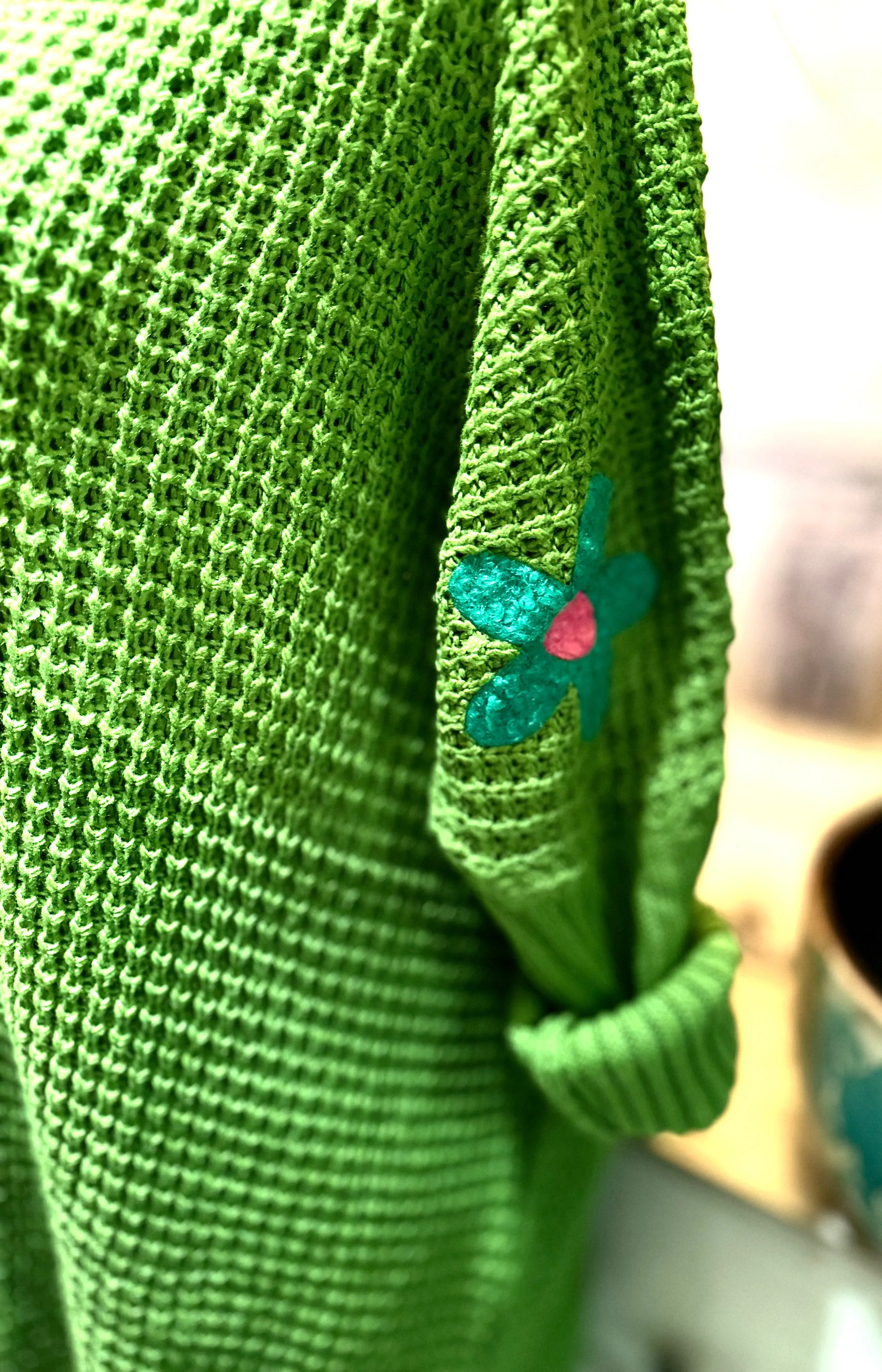 Oversize Pullover mit Blümchen Motive