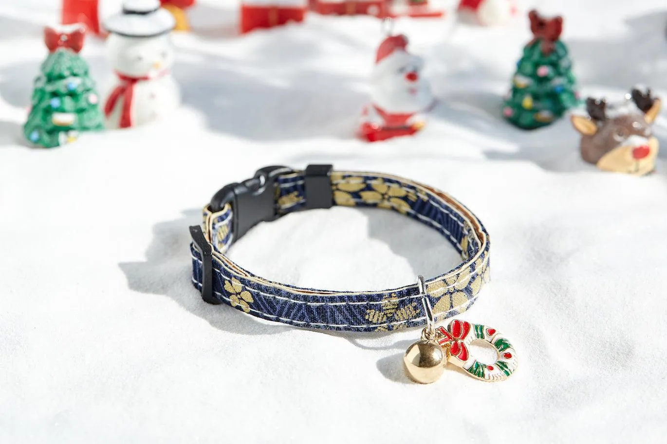 Pet Collar Breakaway with Cute Bell & Wreath