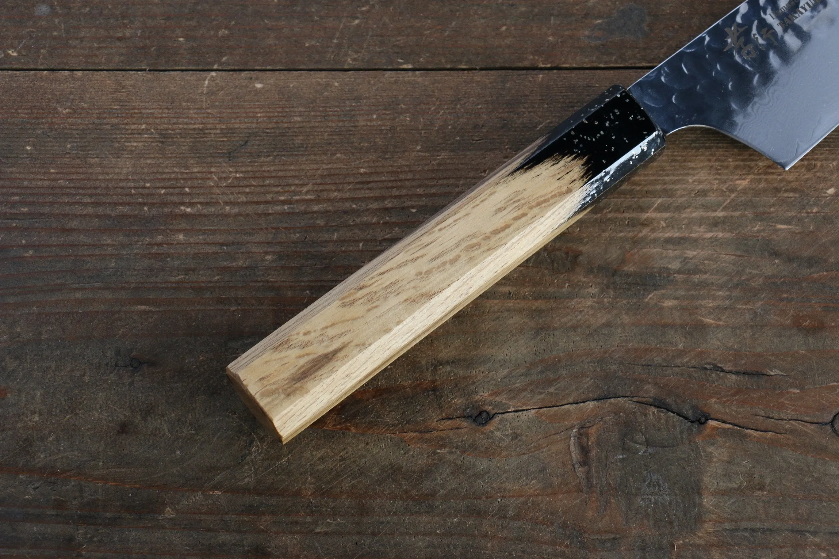Sakai Takayuki VG10 33 Layer Damascus Kengata Santoku 160mm Live oak Lacquered (Kokushin) Handle